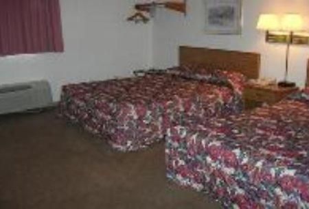 Granite Falls Super Motel Room photo